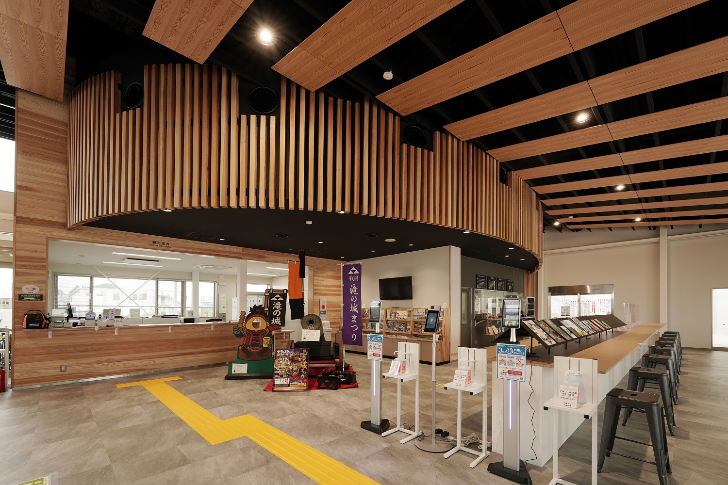 マルシェ棟 情報発信コーナー（オープン当日） 